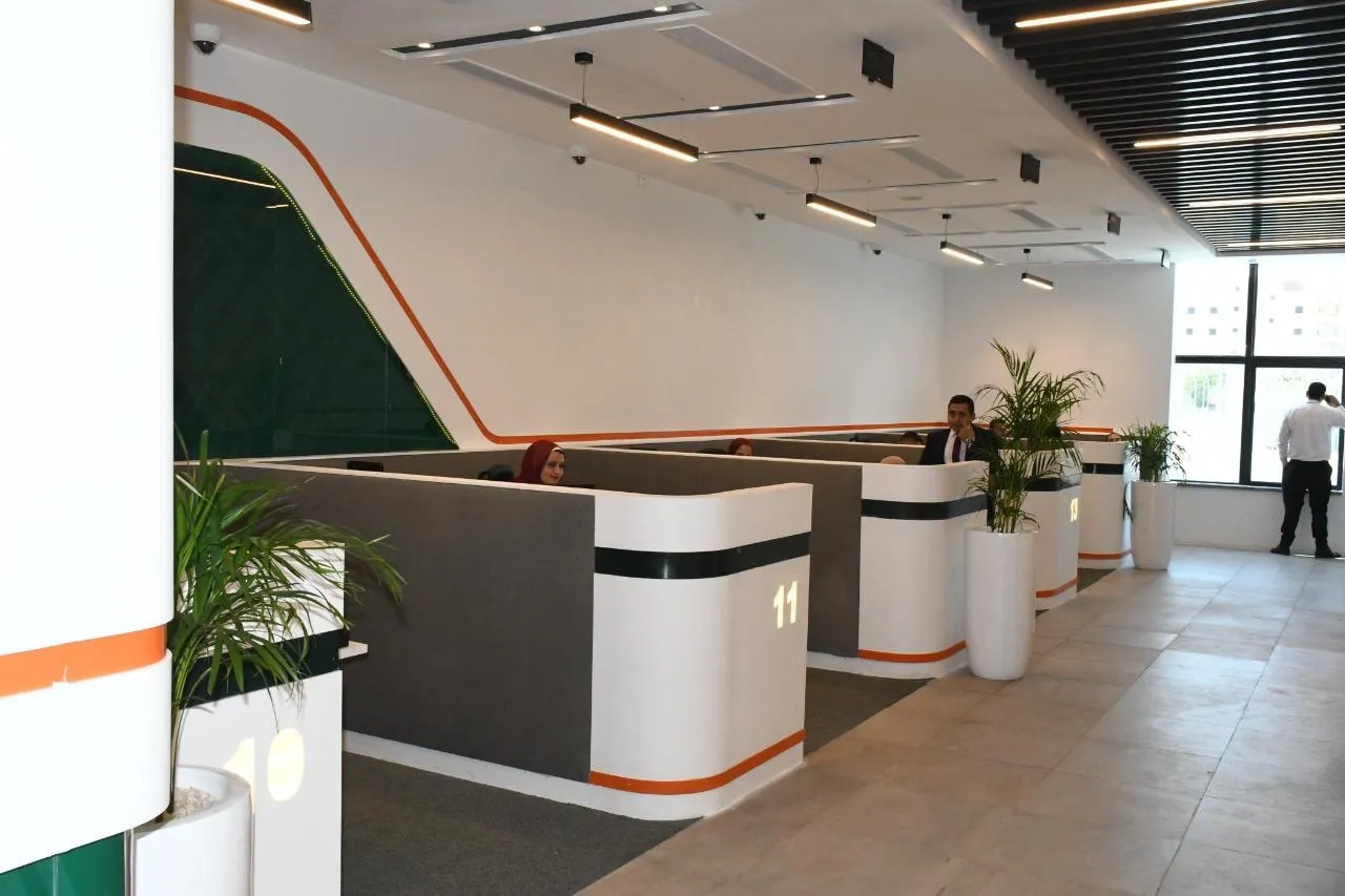 17 - عالم الفلوس