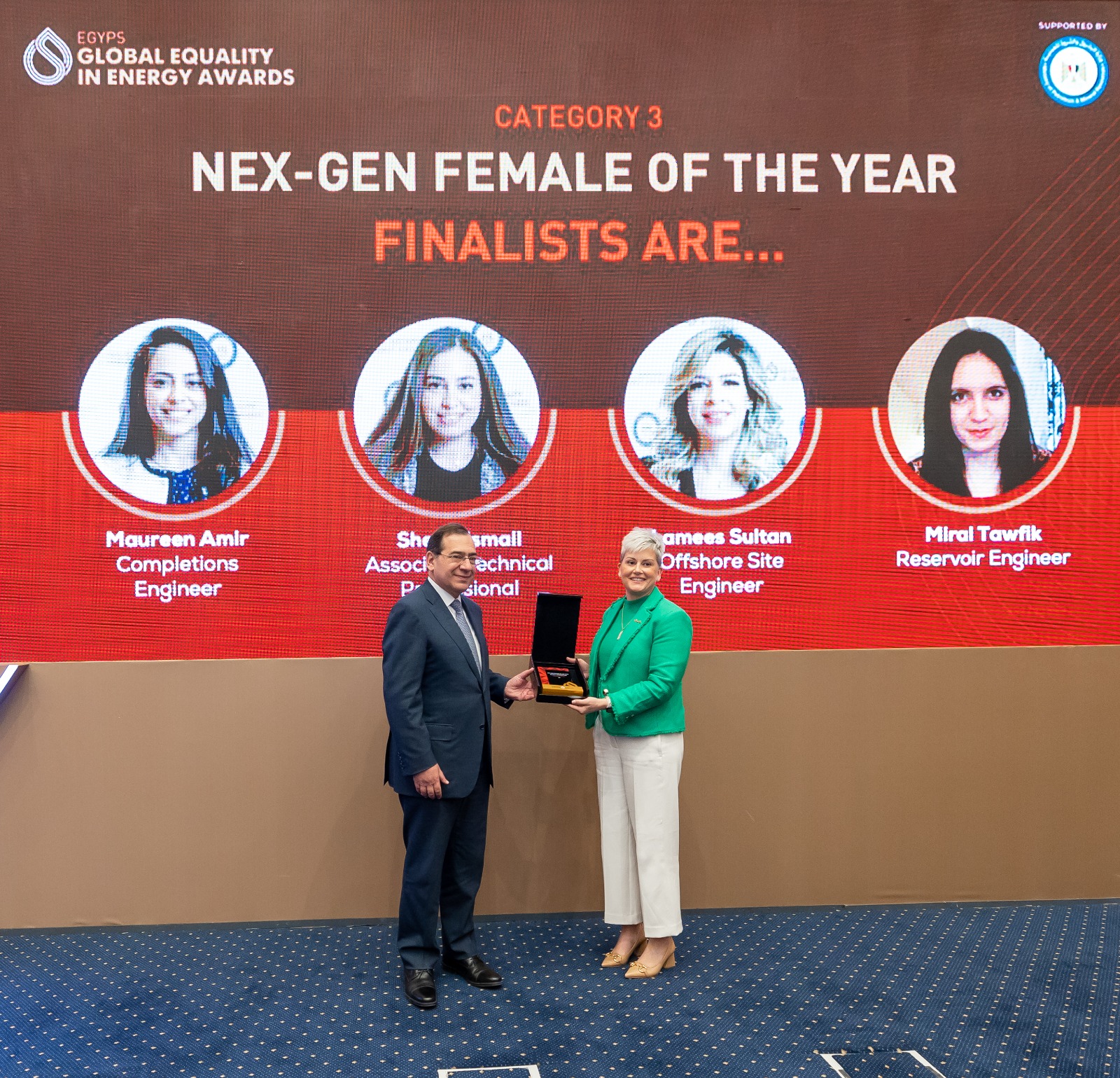 908081 خلال التكريم 4 - عالم الفلوس