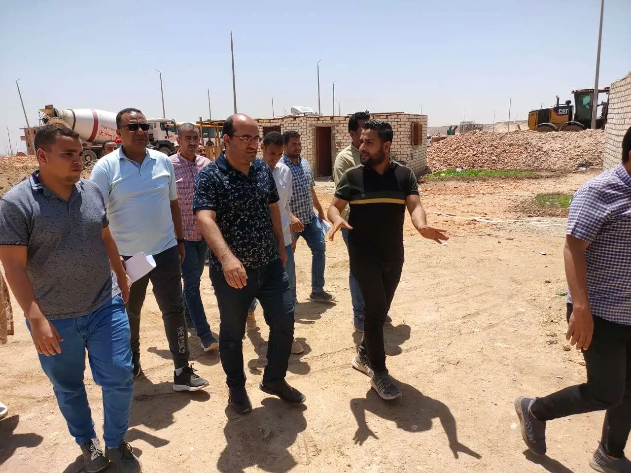 جولة موسعة لرئيس جهاز سوهاج الجديدة لمتابعة سير العمل بالمشروعات الجاري تنفيذها بالمدينة 1684136779 1 - عالم الفلوس