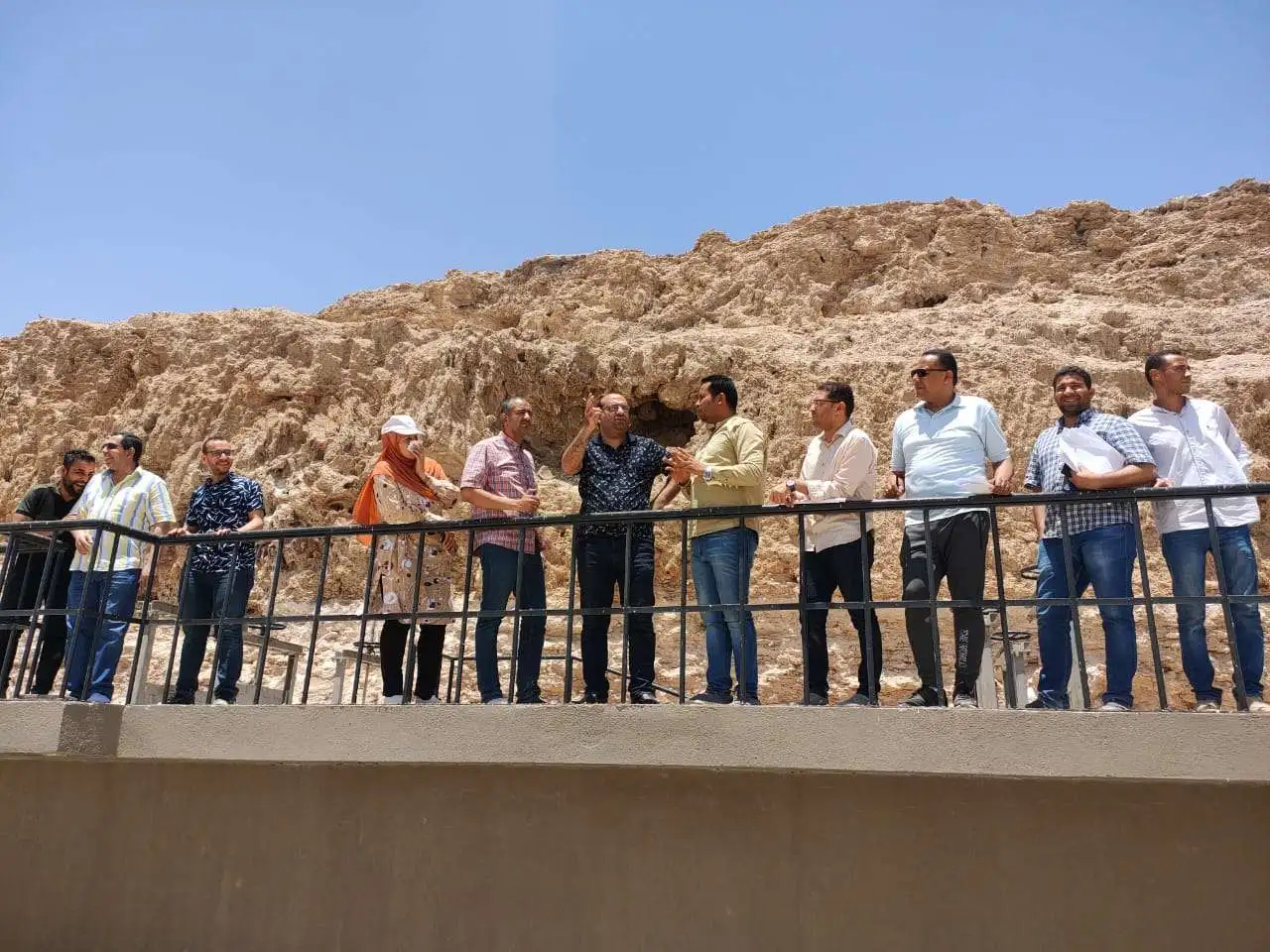 جولة موسعة لرئيس جهاز سوهاج الجديدة لمتابعة سير العمل بالمشروعات الجاري تنفيذها بالمدينة 1684136779 3 - عالم الفلوس