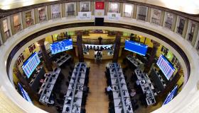 مؤشرات البورصة المصرية تتراجع بمستهل التعاملات اليوم