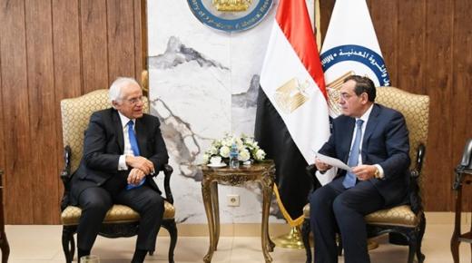 “الملا”: قطاع البترول ينفذ برنامج بحث واستكشاف مكثف لزيادة الاحتياطيات من الثروات البترولية