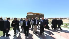 وزير الإسكان ومحافظ الوادى الجديد يتفقدان مجمع المصالح الحكومية المميكن