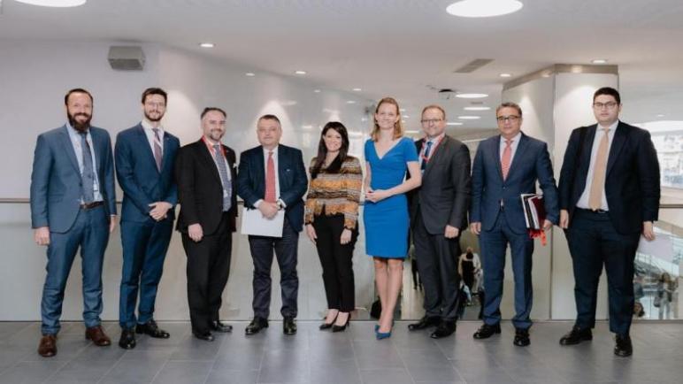 وزيرة التعاون الدولي تلتقي نائب رئيس الغرفة الاقتصادية الفيدرالية بالنمسا