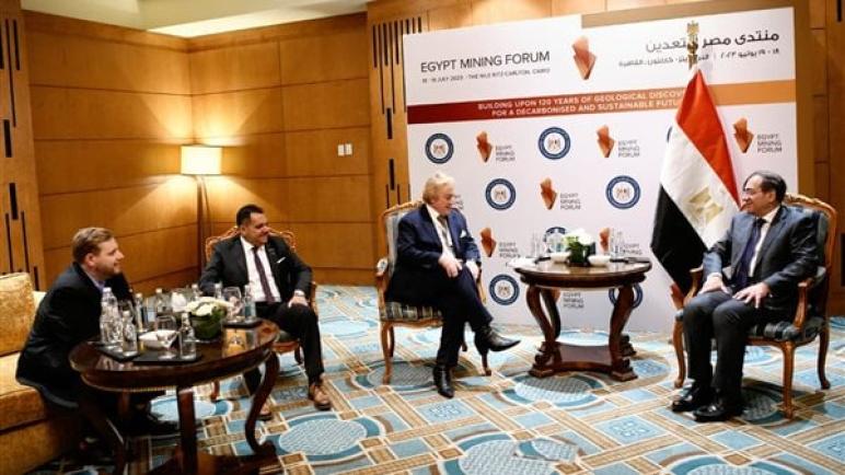 وزير البترول يبحث مع “لينسبريدج” الأسترالية خطط التعاون لتنفيذ أول مشروع لإنتاج حامض الفوسفوريك