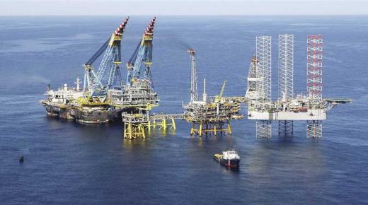 وزير البترول يبحث مع السفير البلجيكى ىالتعاون في تطوير الموانئ البترولية