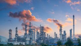 خبير طاقة وتنمية مستدامة: الطاقة النفطية مسئولة عن ثلثي أزمة الانبعاثات في العالم