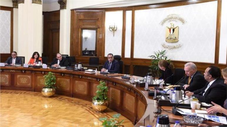 رئيس الوزراء يجتمع مع مسئولي البنك الدولي لاستعراض عناصر استراتيجية تنمية الصناعة