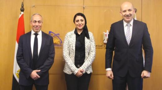 تعاون بين مركز تحديث الصناعة و”أريا تكنولوجيز” لدعم برنامج “روبوتات الخدمة” فى المصانع