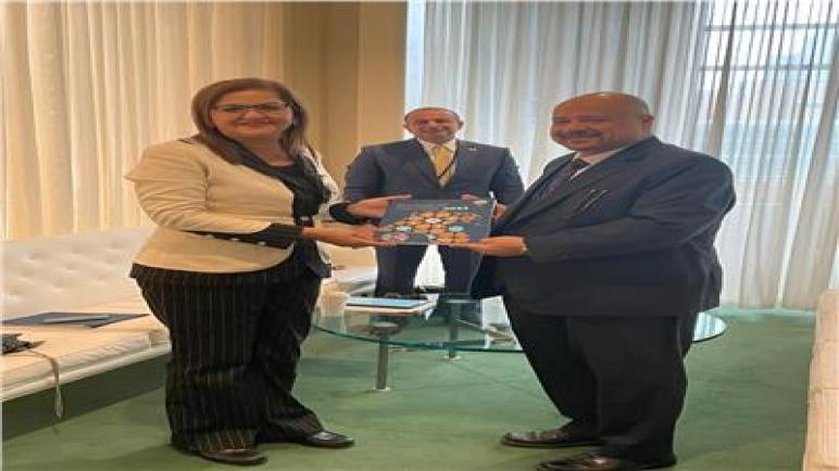 وزيرة التخطيط تبحث مع الأمين العام للمجلس الأعلى للتنمية بالكويت سبل التعاون المشترك