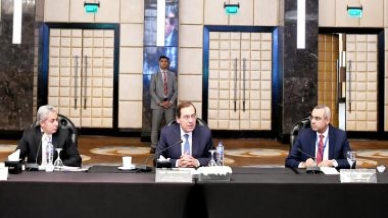 وزير البترول يبحث مع الشركاء العالميين الإسراع بإزالة الكربون بشرق المتوسط