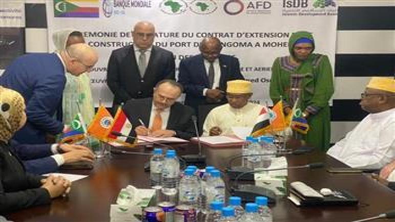 من خلال “المقاولون العرب”.. وزير الإسكان يشهد مراسم توقيع تنفيذ مشروعات بـ60مليون يورو