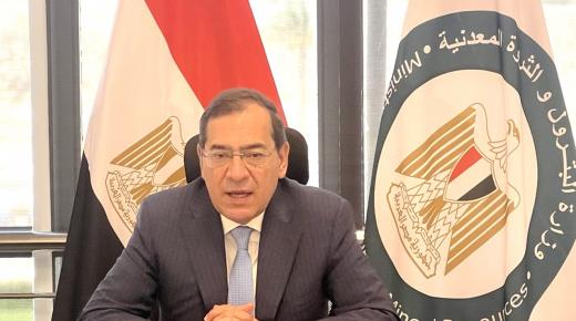 وزير البترول يتابع الموقف التنفيذي لنسب الإنجاز فى محطات التموين بالغاز الطبيعي كوقود المتبقية