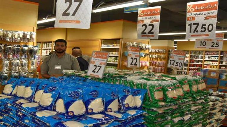 “التموين”: إقبال كبير على المعارض السلعية المشاركة في مبادرة تخفيض الأسعار