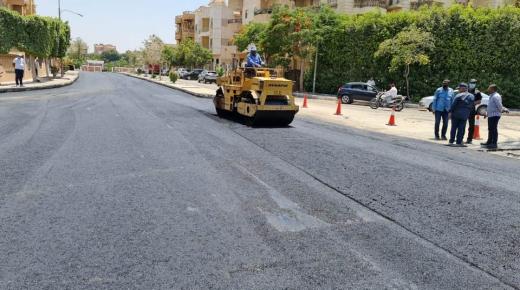 جهاز مدينة العبور: رفع كفاءة شبكة الإنارة.. وخطة لتطوير الطرق بالمدينة