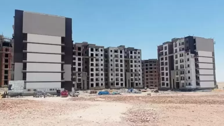 وزير الإسكان يتابع أعمال المشروعات بمدينة ملوى الجديدة ونسب التنفيذ