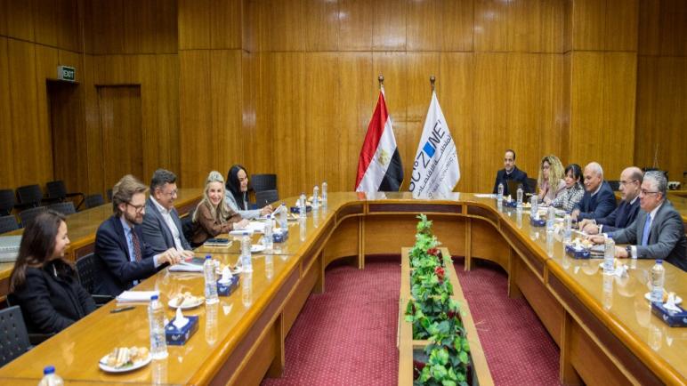 رئيس اقتصادية قناة السويس يناقش مع البنك الأوروبى رقمنة خدمات المستثمرين