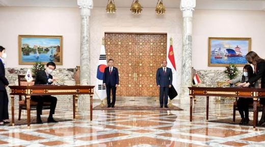 مصر توقع اتفاقية تمويل مع كوريا بـ251 مليون دولار لتحديث نظم إشارات السكة الحديد
