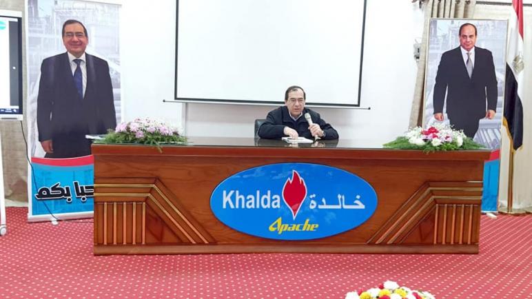 “الملا” يوجه بزيادة أعداد الحفارات بالصحراء الغربية فى ظل زيادة أسعار البترول والغاز