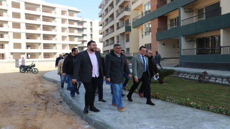 مسئولو الإسكان يتفقدون وحدات “سكن لكل المصريين” الجاري تنفيذها بمدينة 6 أكتوبر