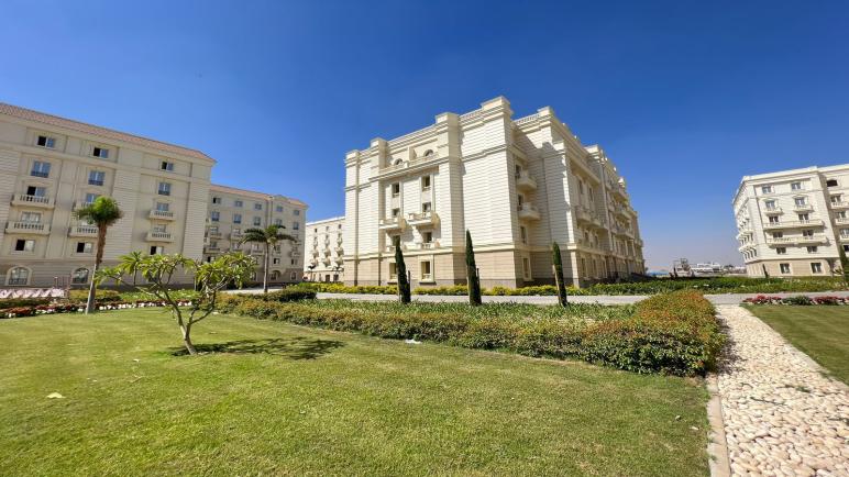 جولة تفقدية لرئيس جهاز العاصمة الإدارية بالحي السكني الخامس ومحور الأمل