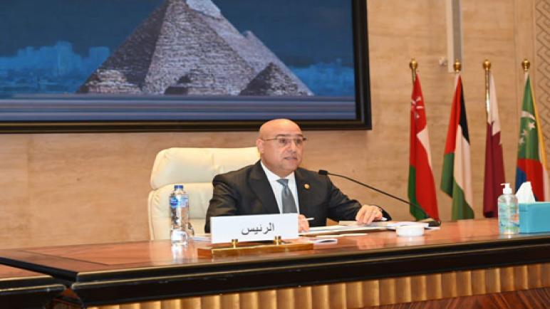 وزير الإسكان يتسلم رئاسة الدورة الـ39 لمجلس وزراء الإسكان والتعمير العرب
