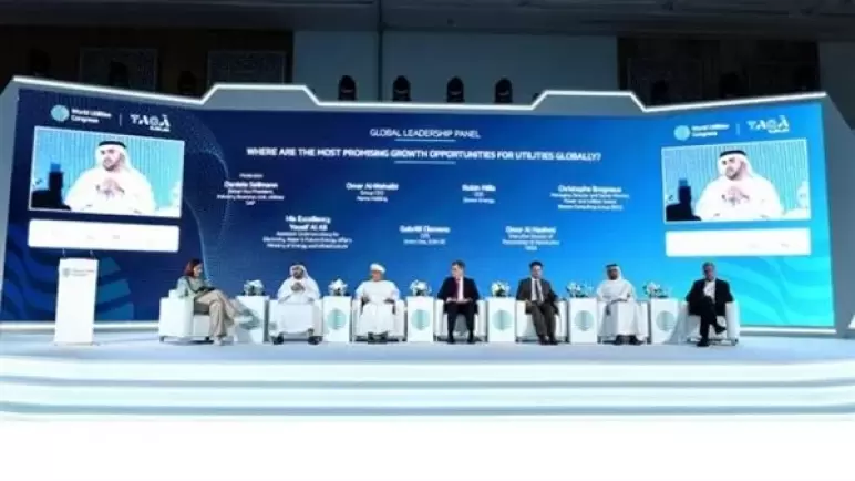 وزير الكهرباء يطير إلى الإمارات للمشاركة في المؤتمر العالمي للمرافق 2023