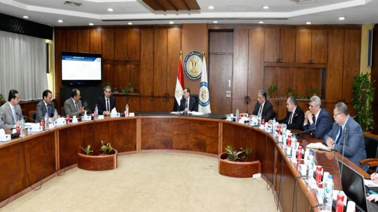 وزير البترول يتابع موقف توافر الغاز الطبيعى والوقود لمحطات الكهرباء