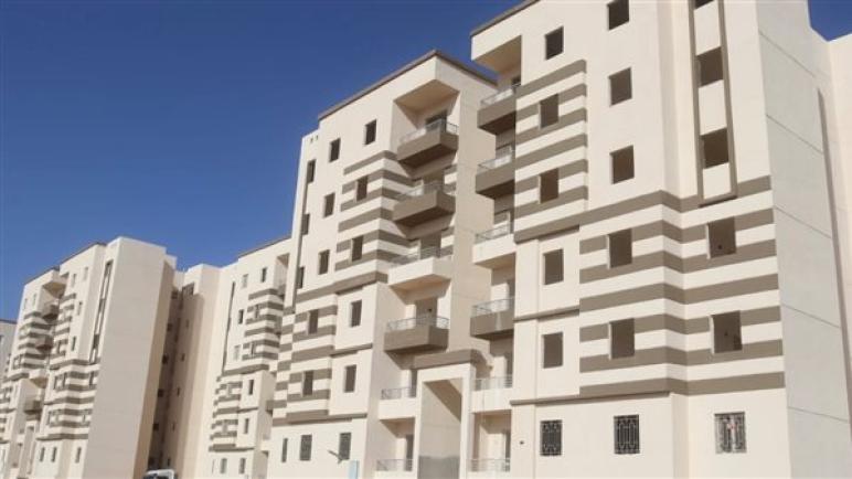 وزير الإسكان يتابع مستجدات وحدات”سكن لكل المصريين” بالعاشر من رمضان