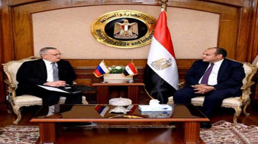 وزير الصناعة يتابع مع السفير الروسي تطورات إنشاء المنطقة الصناعية الروسية فى مصر