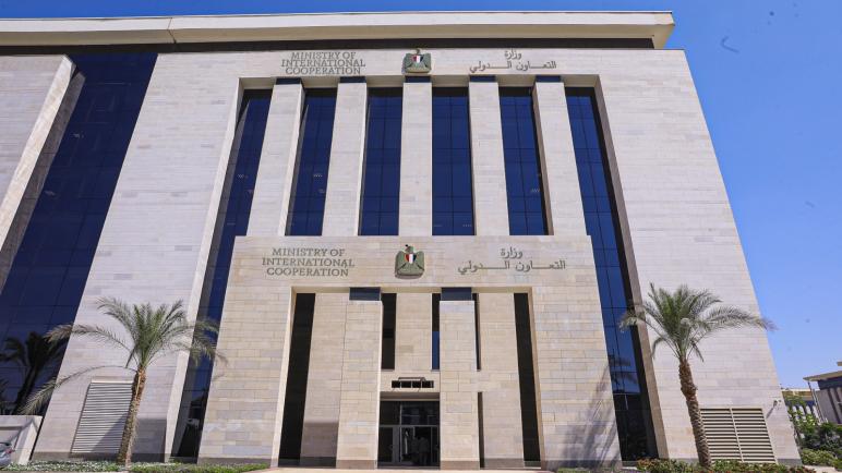 التعاون الدولي: تمويلات تنموية ومنح لتعزيز جهود تمكين المرأة بـ1.5 مليار دولار