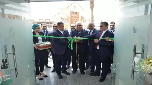 صور..محافظ السويس يهنئ قيادات البنك الزراعي خلال افتتاح فرع البنك الجديد