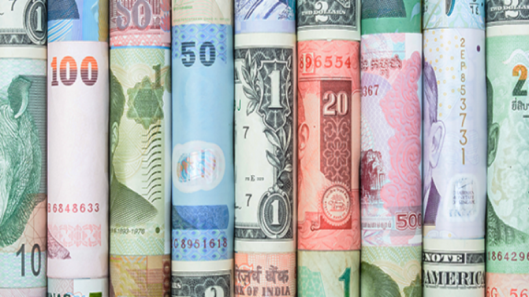 تباين أسعار العملات في ختام تعاملات اليوم على في البنوك وشركات الصرافة