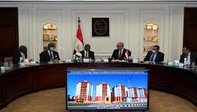 وزير الإسكان يعرض على نظيره الكوت ديفواري تجربة مصر في إنشاء المدن الجديدة