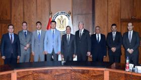 وفد شركة كازاخستانية يقدم عرضا حول خبرات وإمكانيات تقنية فى مجال التعدين