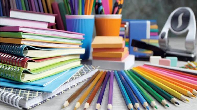 “أبو جبل”: العام الدراسي سيشهد زيادة في أسعار الأدوات المكتبية تصل لـ40% 