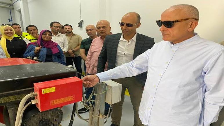 وزير الإسكان: تشغيل أول محطة صرف صحي تستخدم الحمأة فى توليد الكهرباء بالمدن الجديدة