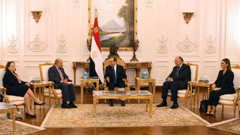 الرئيس السيسي يستقبل رئيس البنك الأوروبى لإعادة الإعمار والتنمية