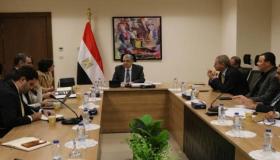 وزير الكهرباء يبحث التعاون مع نائب رئيس بنك الاستثمار الأوروبي