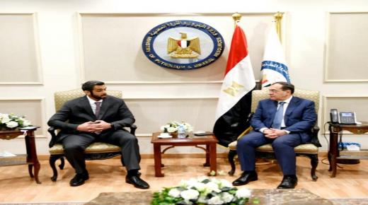 وزير البترول يبحث تعزيز التعاون وزيادة الإستثمارات مع رئيس «مبادلة» الإماراتية