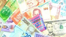 تباين أسعار العملات أمام الجنيه اليوم في بنوك مصر