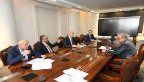 وزيرا الإسكان وقطاع الأعمال يبحثان تنفيذ مشروعات عمرانية وتنموية فى قطع أراضي تابعة لشركات قطاع الأعمال