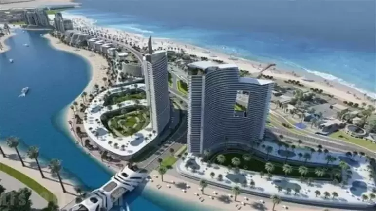 وزير الإسكان يستهل زيارته لـ”العلمين الجديدة” بعقد اجتماع لمتابعة مشروعات المدينة