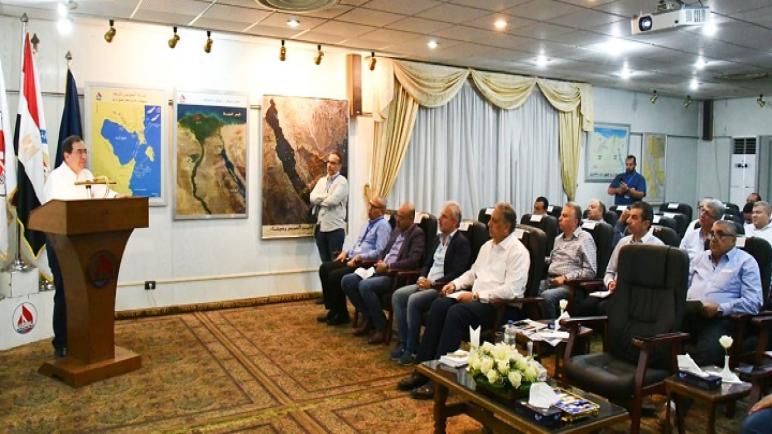 وزير البترول: تكثيف جهود استثمار الفرص المتاحة لزيادة الإنتاج والاحتياطى البترولى