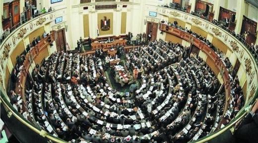 تمويل النقل الداخلى بالعاصمة الإدارية على مائدة مناقشات البرلمان
