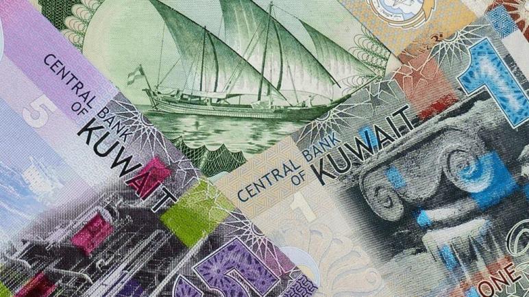 في بنوك مصر.. سعر الدينار الكويتى اليوم الثلاثاء يسجل 100.75 جنيه للبيع